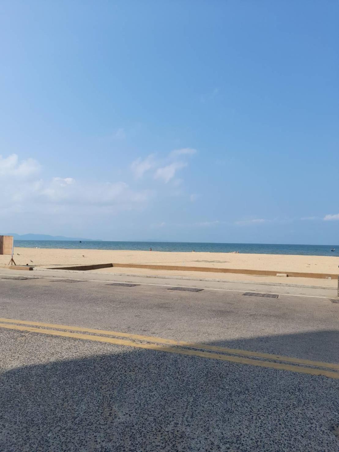 Appartement White House By Sorot ตึกขาวโดยโสรฬ à Jomtien Beach Extérieur photo