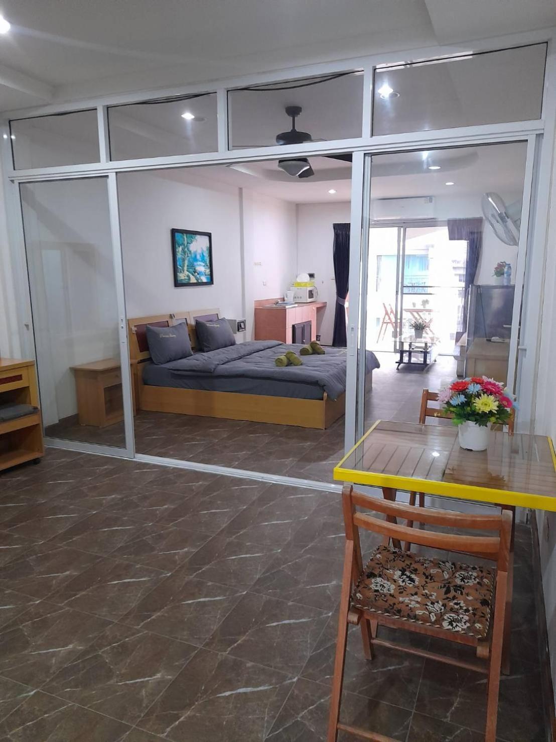 Appartement White House By Sorot ตึกขาวโดยโสรฬ à Jomtien Beach Extérieur photo